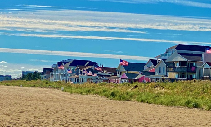 Willoughby Spit Casa | Crest of a Wave! The Little OV Beach House! Kayak, Swim!