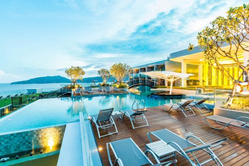 Patong Complejo | Crest Resort & Pool Villas - SHA Extra Plus
