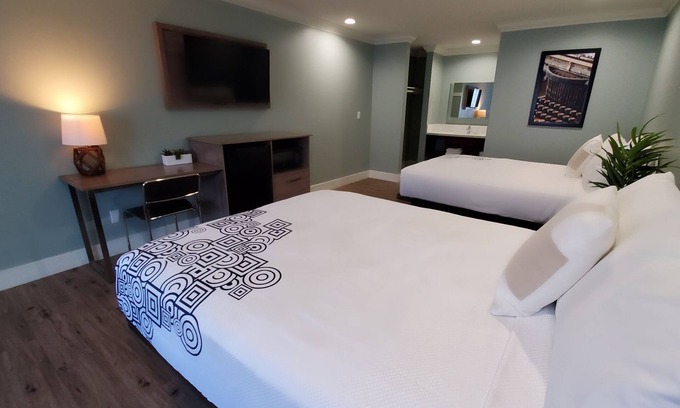 Inglewood Hotel | Crestridge Inn
