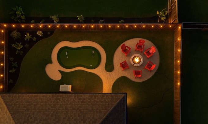 Rockwall Casa | Homify360 - Luxe Haven | Hot tub, Putting Green