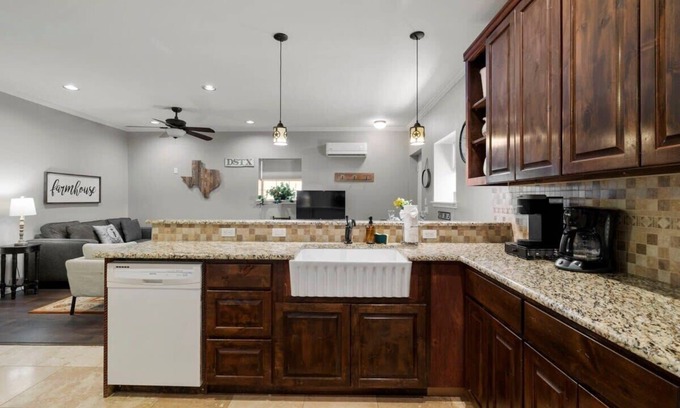 Dripping Springs Casa | Cricket Hill Ranch | Barndominium