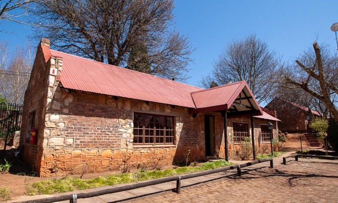 Dullstroom Apartamento | Crimson Cottage