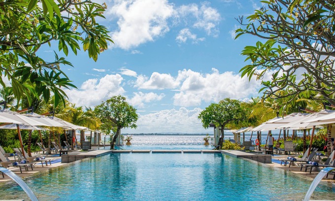 Lapu-Lapu Hotel | Crimson Resort and Spa Mactan