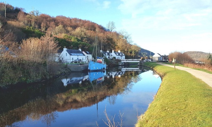 Cairnbaan Cabaña | Crinan Canal Cottage No8 Cairnbaan Cottages