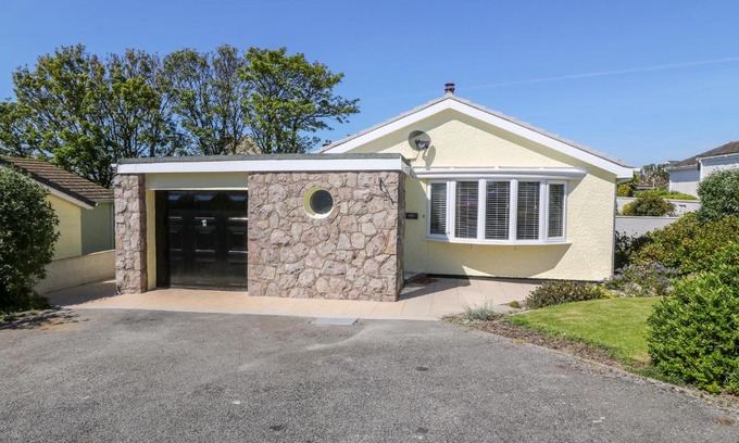 Cemaes Bay Casa | Croeso