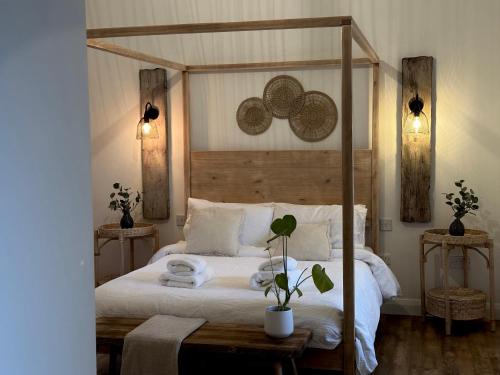 Annalong Casa | Croft Cottage by Mourne Homestays
