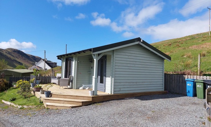Struan Cabina | CROFTERS CABIN, centrally located, modern & cosy cabin on the Isle of Skye