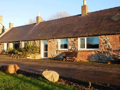 Eyemouth Casa | Crofters Cottage, Press Mains Farm Cottage