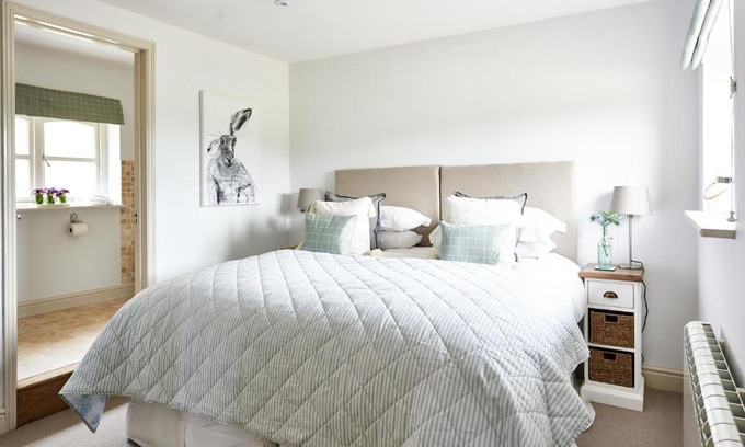 Giddeahall Casa | Cromhall Farm