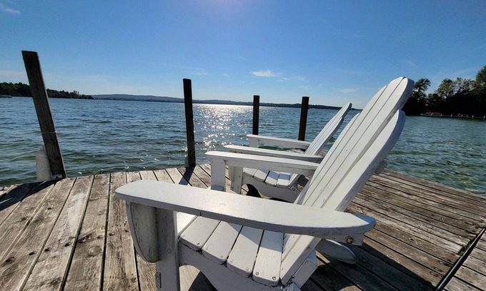 Ponshewaing Cabaña | Crooked Lake Cottage - 4 Bedrooms and 2 baths that sleeps 12 - NEWLY RENOVATED
