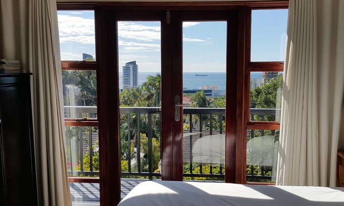 Umhlanga Cama Y Desayuno | Crooked Tree Cottage