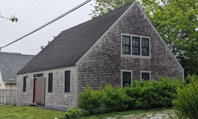 Lunenburg Casa | Cross Passage House - Lunenburg NS