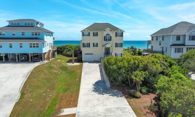 Emerald Isle Casa | Cross Pointe, Oceanfront House in Emerald Isle, NC!