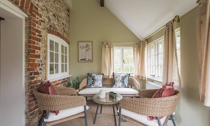 Faversham Cabaña | Crow Cottage by Bloom Stays - sleeps 2 guests in 1 bedroom