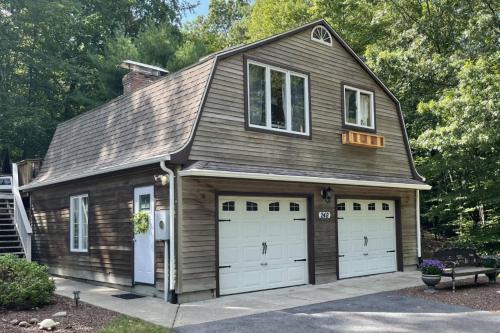 Seymour Casa | Crown Carriage House