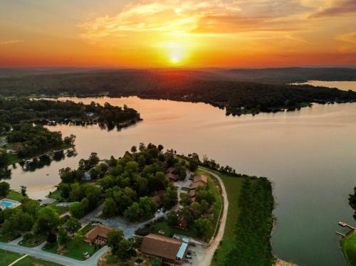 Horseshoe Bend Complejo | Crown Lake Resort