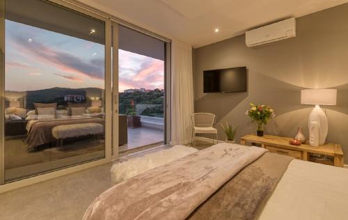 Knysna Hotel | Crown on the Heads