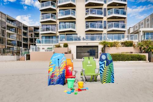 Crown Point Apartamento | Crown Point 3BR Bay and Beach View Parking W D