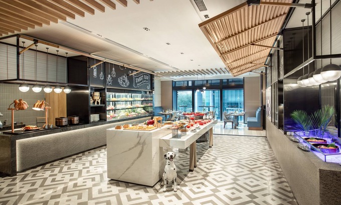 Downtown Shanghai Hotel | Crowne Plaza Shanghai Nanjing Road by IHG