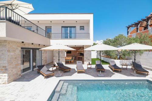 Privlaka Villa | CROWONDER Villa Bura with Heated Swimming Pool and Jacuzzi