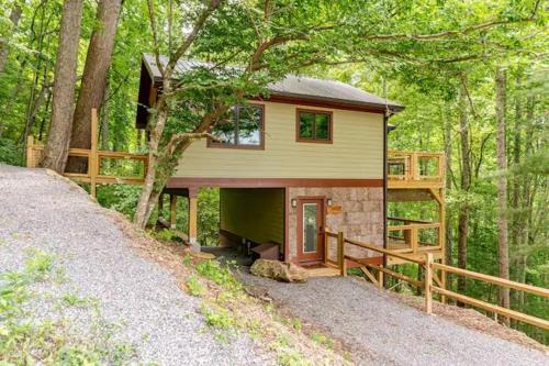 Marshall Otro | Crows Nest Luxury Near Asheville