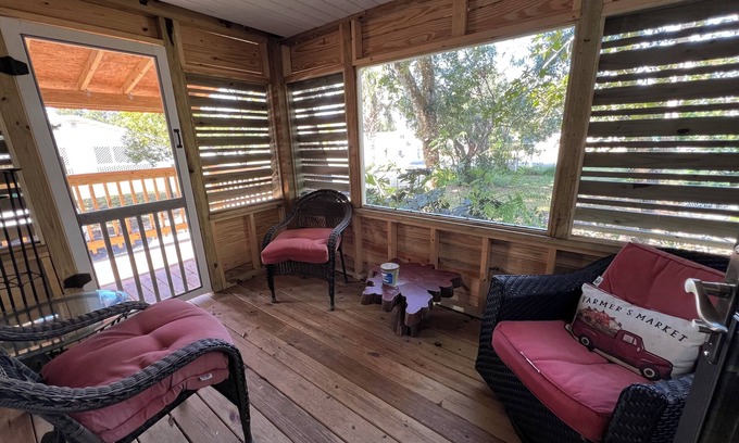 Cocoa Cabaña | Cruise / Port Canaveral- 2 Bedroom Cottage / Cocoa Beach