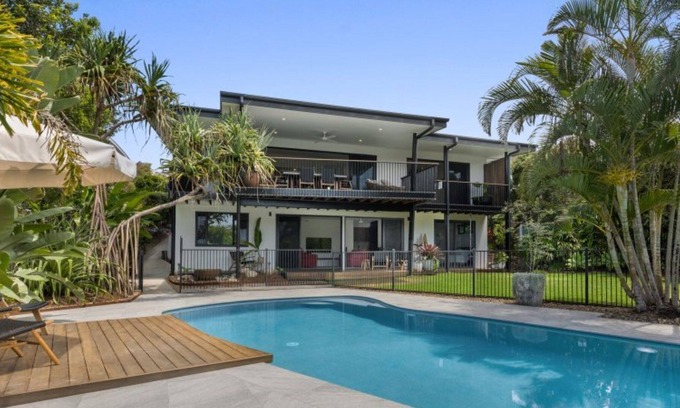 Castaways Beach Casa | Crusoe Court 3 - Tropical Oasis