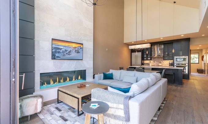 Crystal Bay Condominio | Crystal Bay Penthouse 301 Community Hot Tub