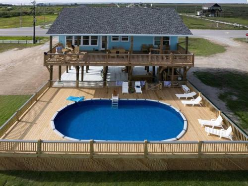 Gilchrist Casa | Crystal Beach Beachfront, Heated Pool, Sleeps 10