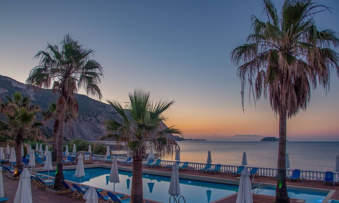Kalamaki Hotel | Crystal Beach Hotel