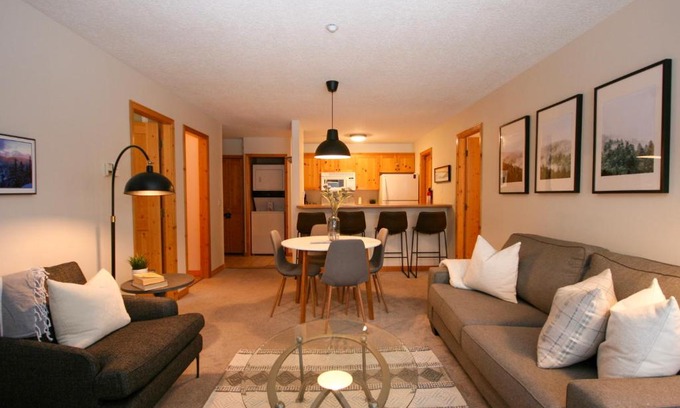 Sun Peaks Casa | CRYSTAL FOREST 2BR Ski In Ski Out with PRIVATE Hot Tub