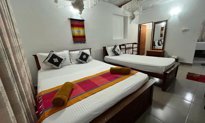 Kandy Cama Y Desayuno | Crystal Lake Resort