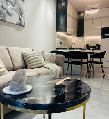 Podgorze Apartamento | Crystal Luxury Apartment with Free Parking in Cracow for 4 Guests