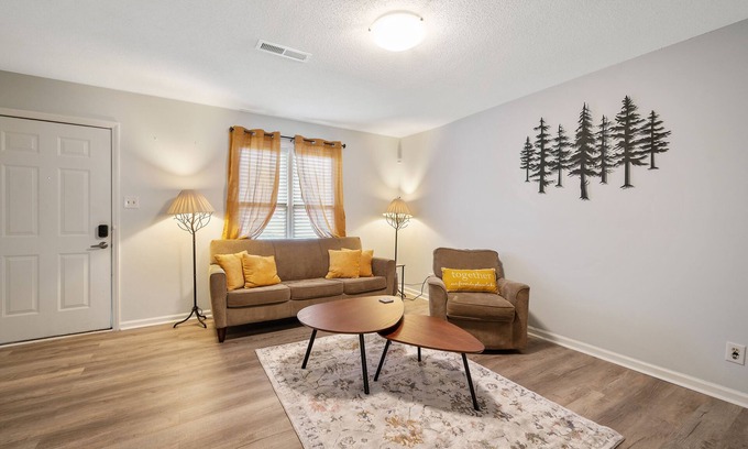 Durham Casa | Crystal Pines- 2BD House, 10 Minutes From Duke and Downtown Durham