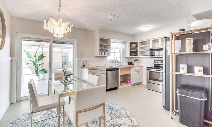 Crystal River Casa | Crystal River Home: 2 Mi to Three Sisters Springs!