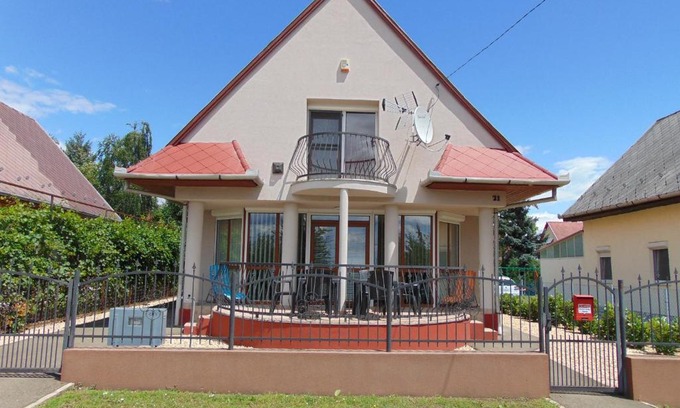 Zsorifurdo Apartamento | CSEVI Apartmanház