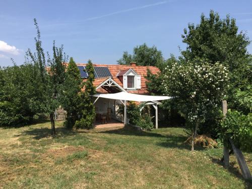 Gyulakeszi Casa | Csobánc Szerelem-Nemzeti Park-Önalló Ház - klimatizált
