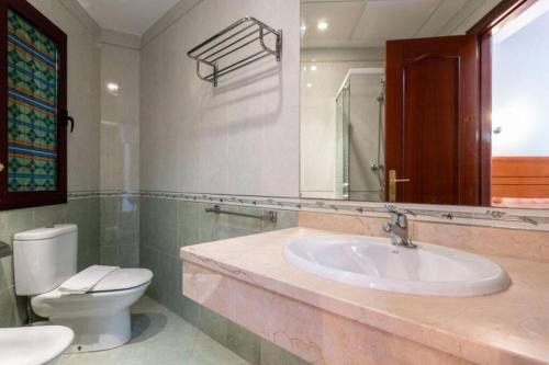 Puerto de la Duquesa Apartamento | CT 240 - Beachfront Apartment -Don Juan Manilva
