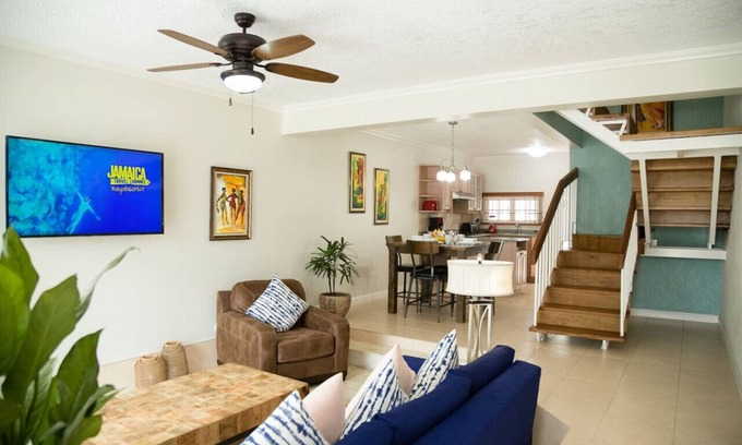 Kingston Casa | CTBH @ Surbiton Square #13 [2-Bedroom Townhouse]