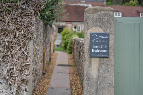 East Dean and Friston Cama Y Desayuno | Cub Bedroom Five
