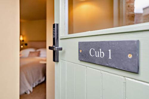 East Dean and Friston Cama Y Desayuno | Cub Bedroom One