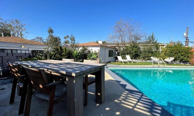 Ladera Heights Casa | Cubier: 4-Unit Complex W/ Swimming Pool (MKW-LAD)
