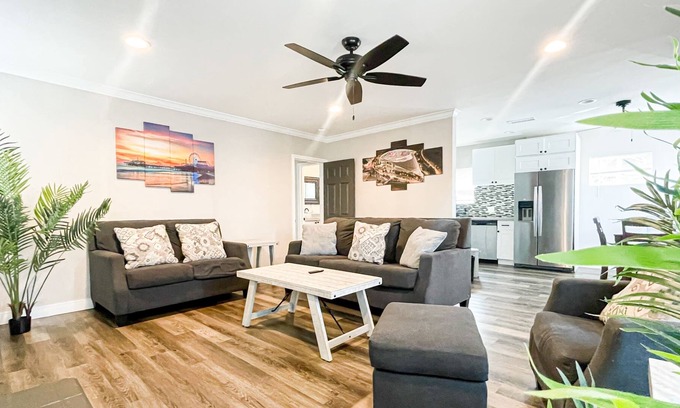 Ladera Heights Casa | Cubier: Tranquil Home Near SoFi Stadium (RB-LAD)