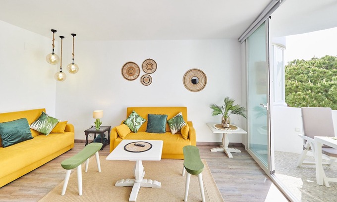 Calahonda Apartamento | Cubo's Algaida calahonda beachfront / primera linea de playa / WIFI gratris
