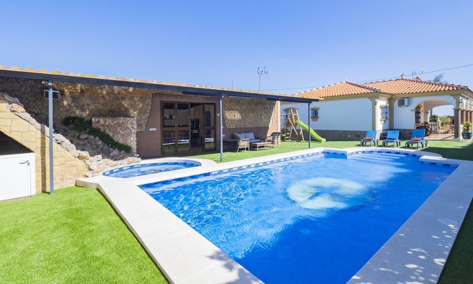 Alhaurín de la Torre Cabaña | Cubo's Casa Moncayo del Aguila / wifi gratis / aire acondicionado