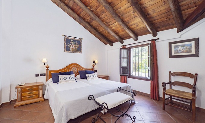 Casarabonela Apartamento | Cubo's Hotel Cortijo San Antonio Caminito del Rey / aire acondicionado / wifi gratis / aparcamiento gratis