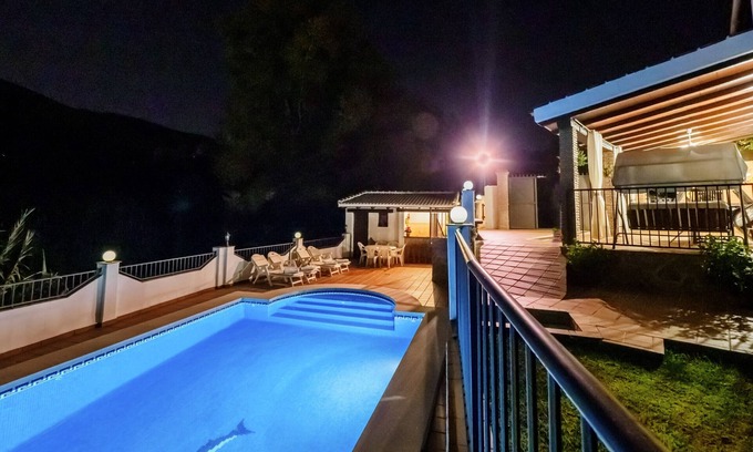Alhaurín el Grande Cabaña | Cubo's La Casa del Rio. Wifi, Aire acondicionado, piscina privada