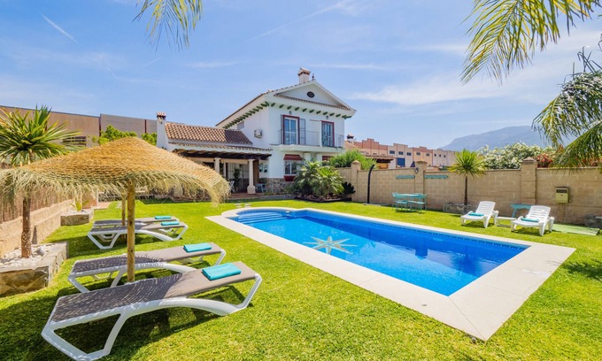 Alhaurín el Grande Cabaña | Cubo's Villa La Quinta / piscina privada / aire acondicionado / BBQ / wifi gratis