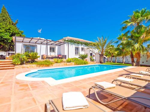 Alhaurín de la Torre Villa | Cubo's Villa Bellavista La Jona & Heated Pool