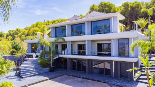 Alhaurín el Grande Villa | Cubo's Villa Le Corbusier